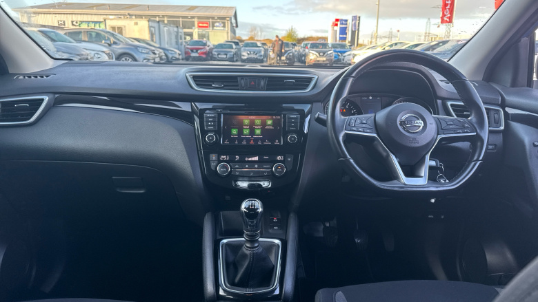 Nissan Qashqai 1.3 DiG-T Acenta Premium 5dr Petrol Hatchback